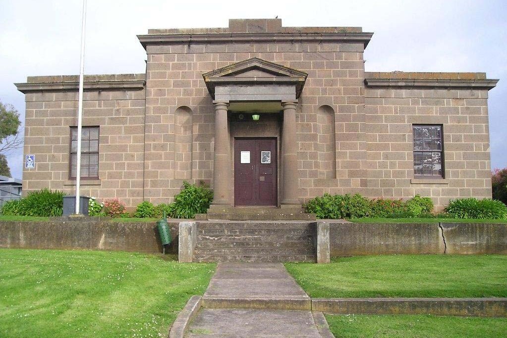 Outside view of Portland Magistrates' Court